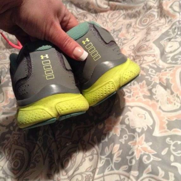 Under Armour shoes - Picture 5 of 5